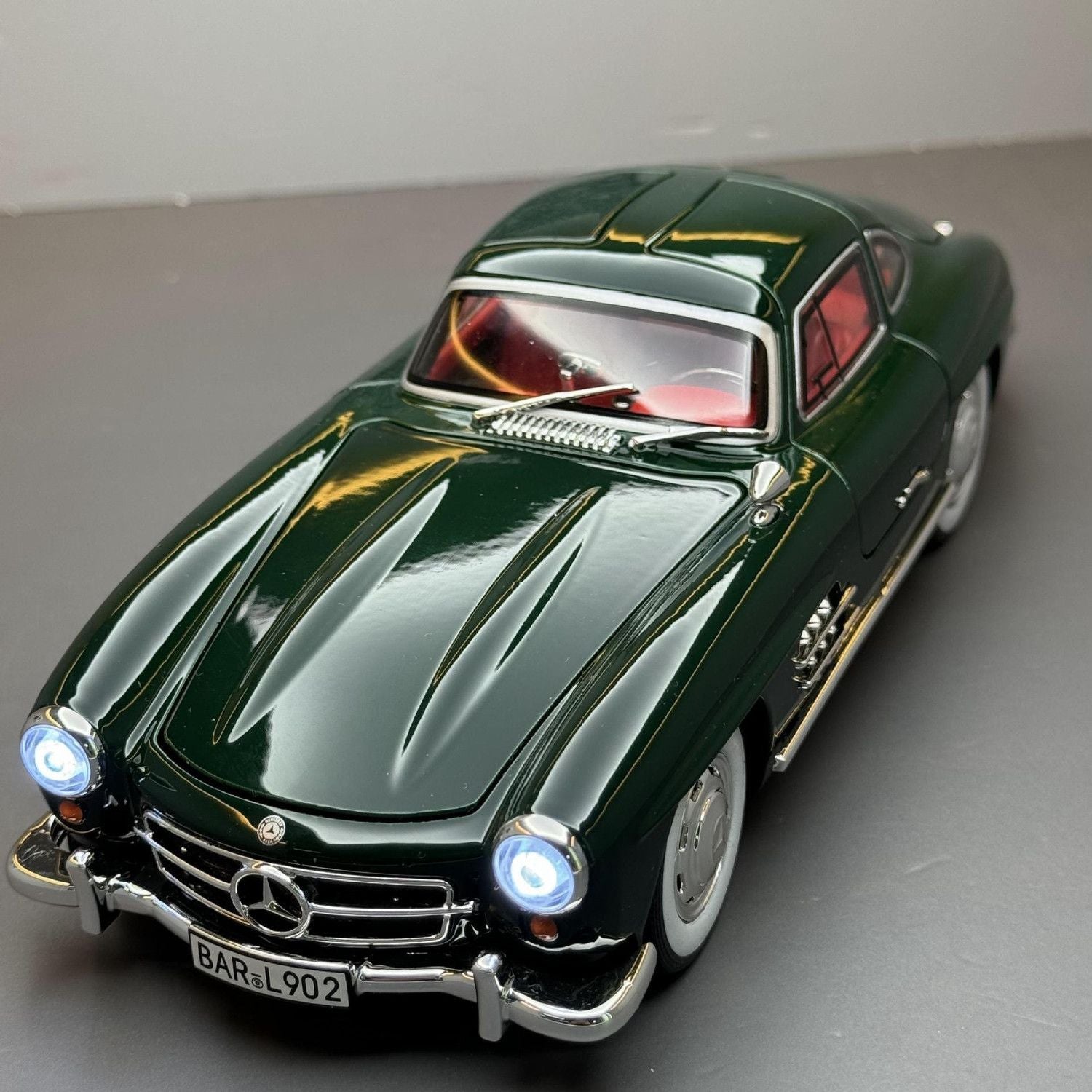 Metal Car Model - Benz 300 SL 1：24 8inch 20cm  - Free Shipping